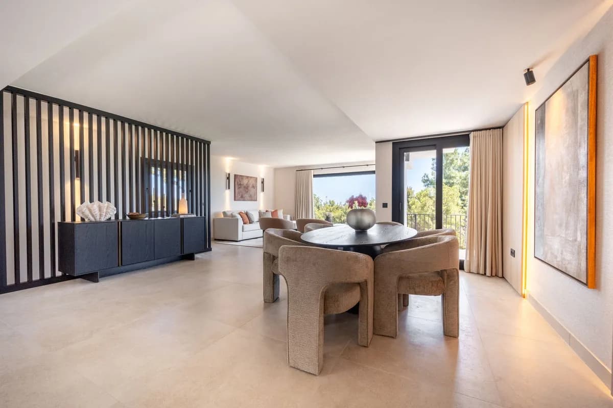 5 Bedroom Detached Villa for Sale in La Cala de Mijas, Málaga - Image 7