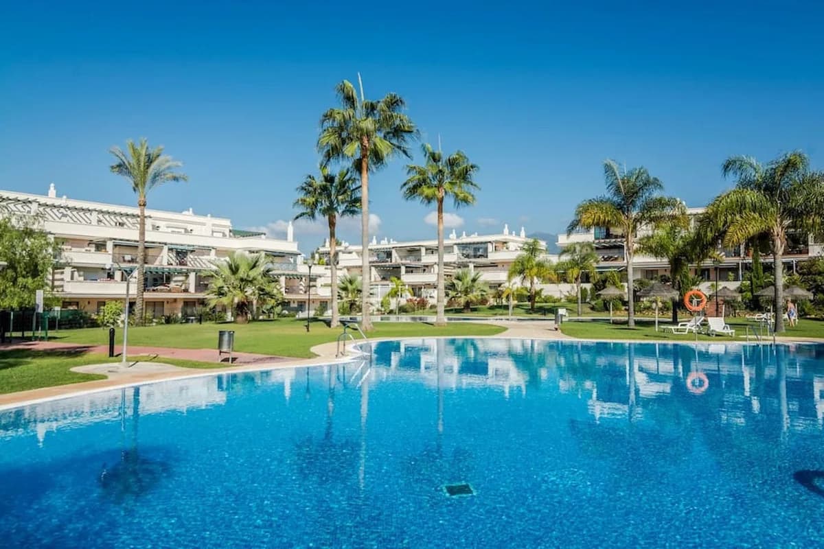 2 Bedroom Penthouse for Sale in Nueva Andalucía, Málaga - Image 3