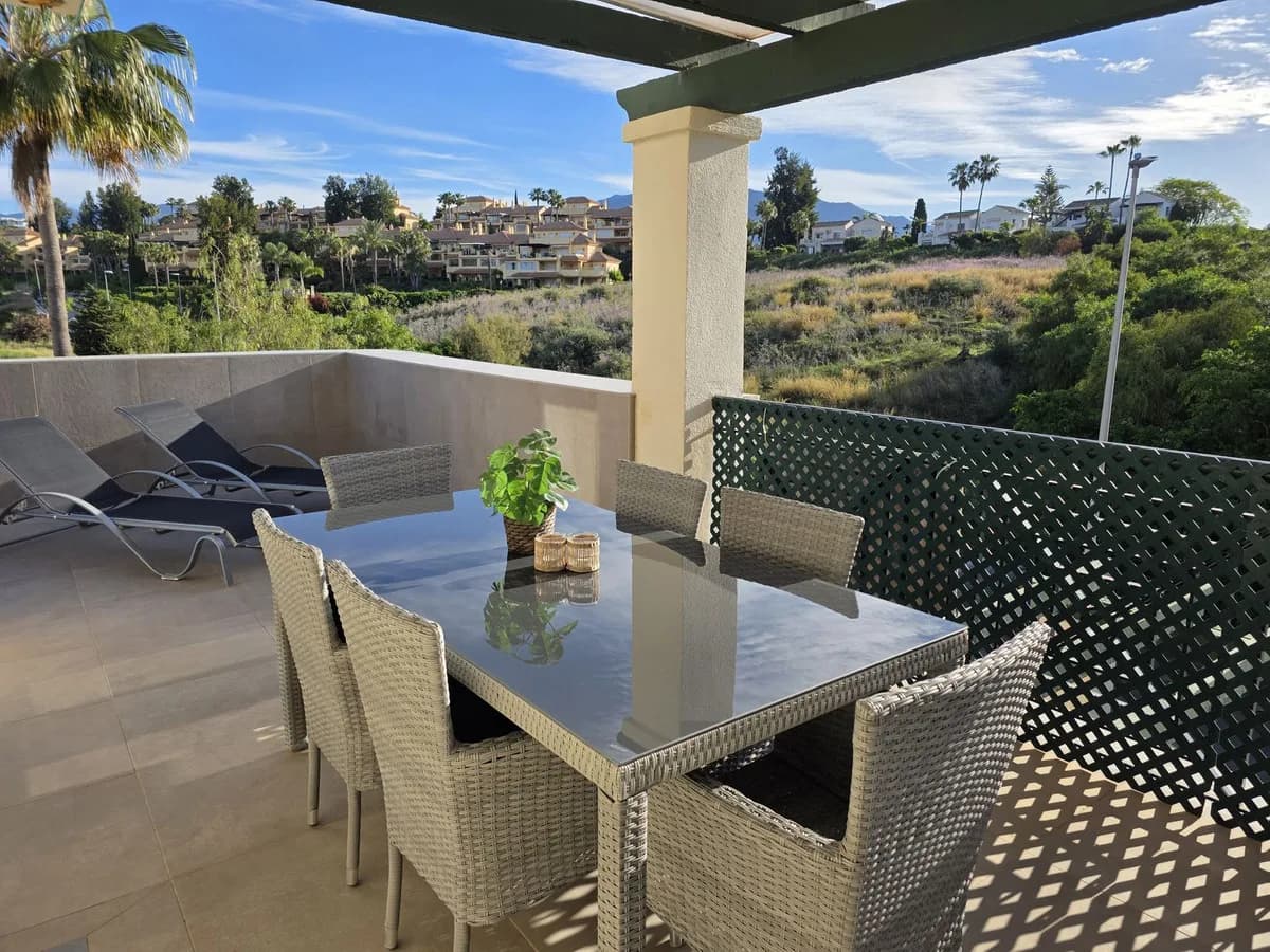 2 Bedroom Penthouse for Sale in Nueva Andalucía, Málaga - Image 9