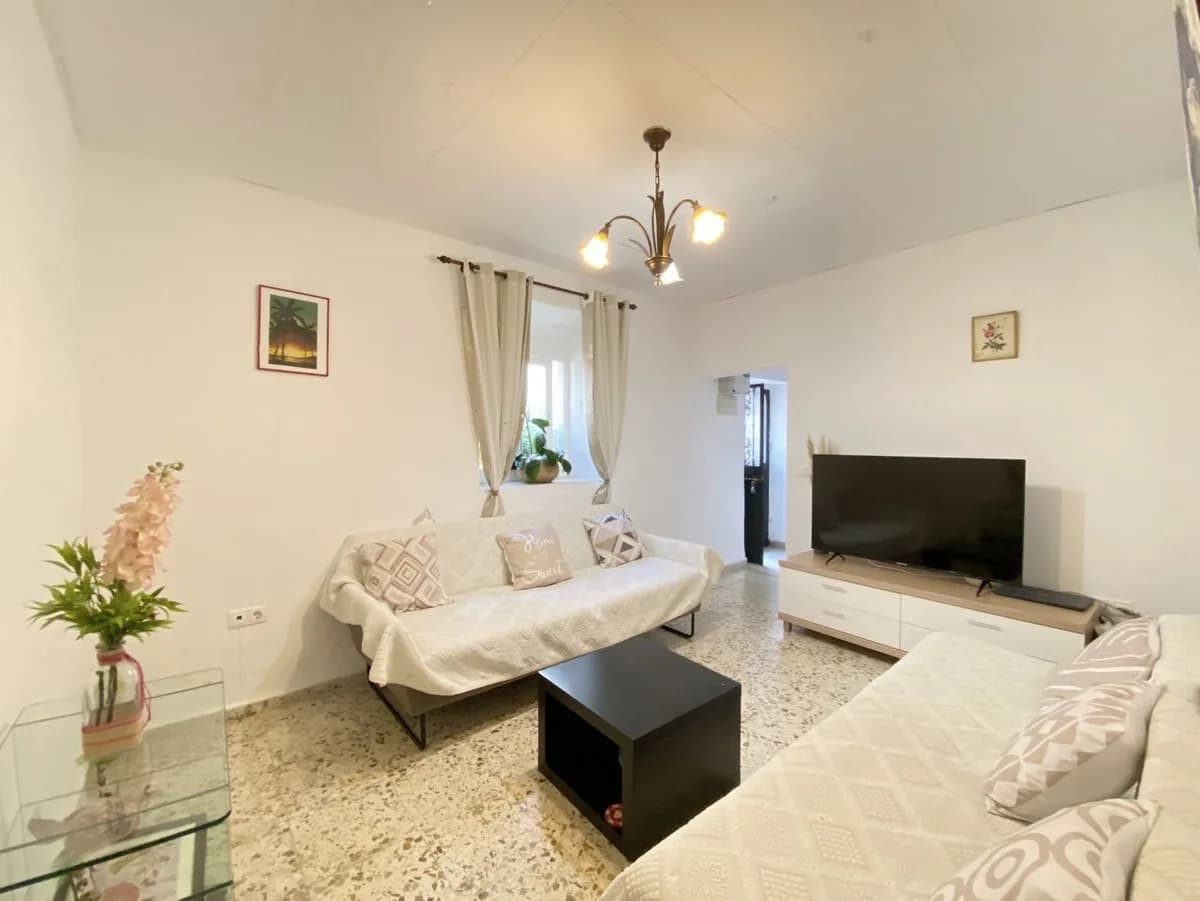4 Bedroom Townhouse for Sale in Marbella, Málaga - Image 2