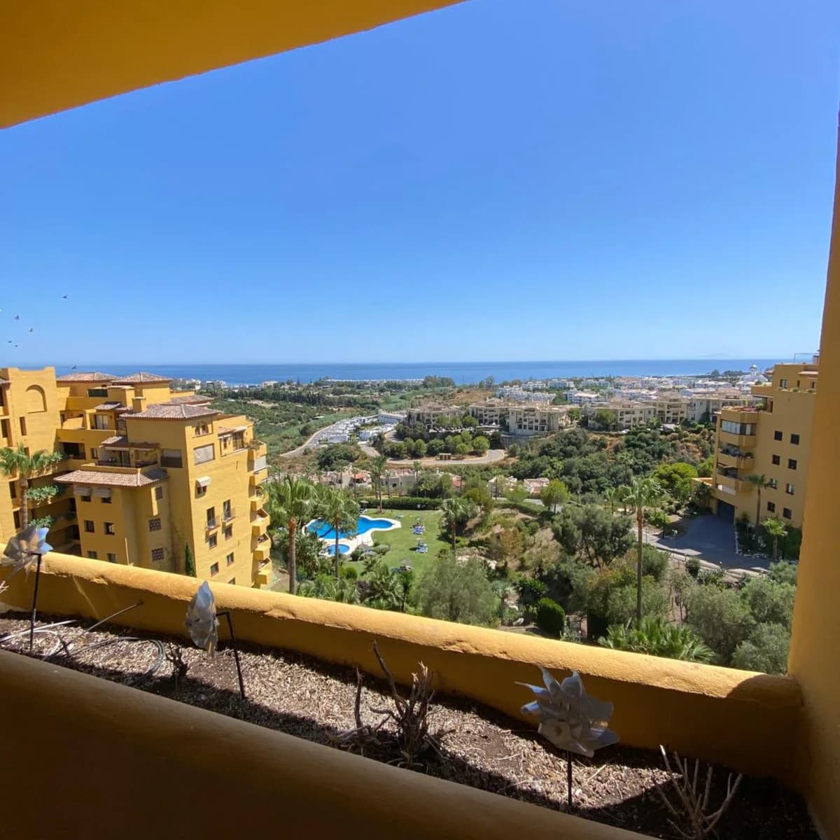 4 Bedroom Duplex for Sale in Estepona, Málaga - Image 2