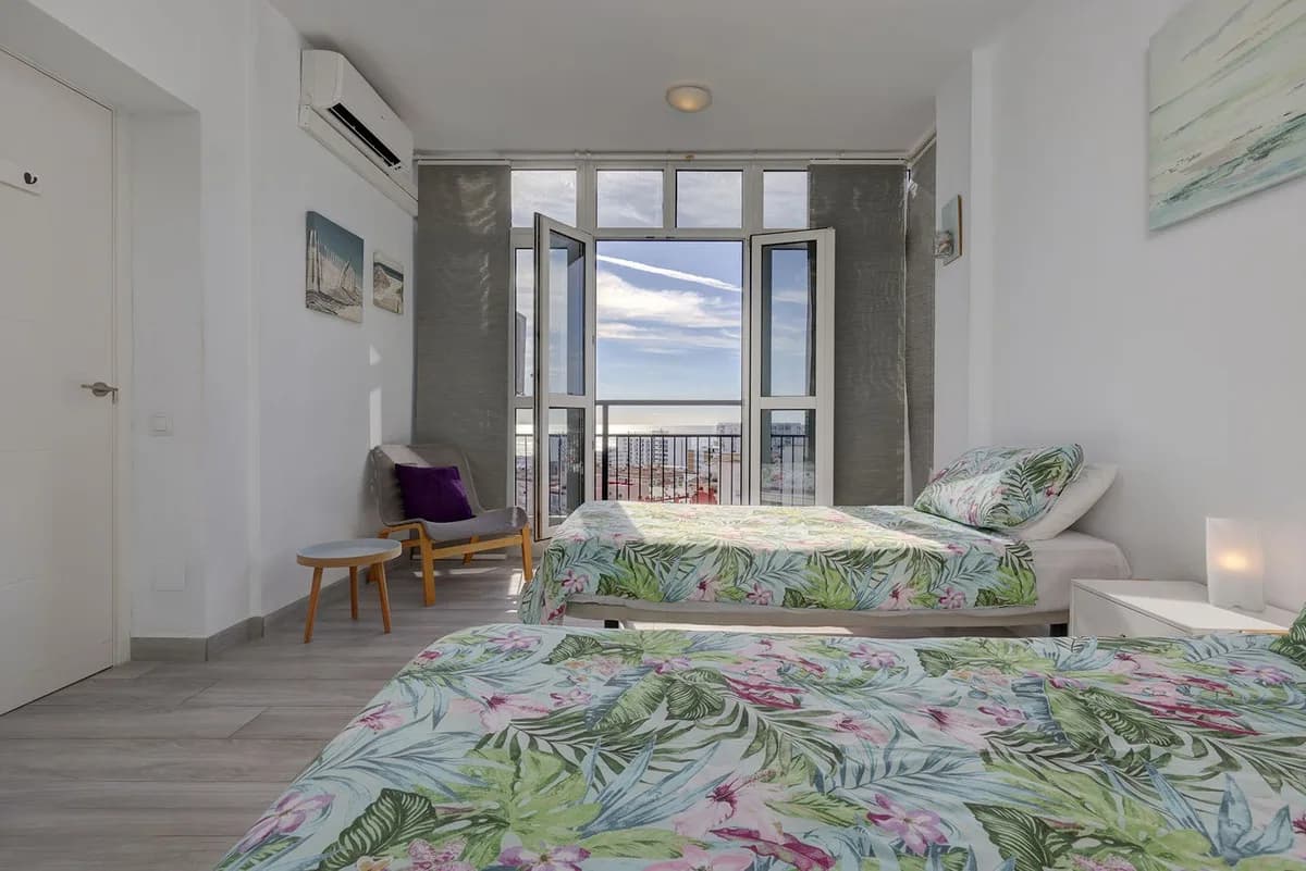 1 Bedroom Top Floor Apartment for Sale in Benalmadena Costa, Málaga - Image 3