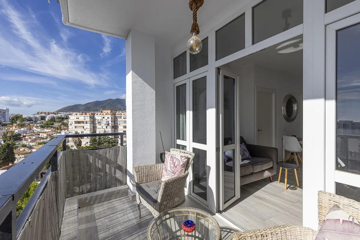 1 Bedroom Top Floor Apartment for Sale in Benalmadena Costa, Málaga - Image 4