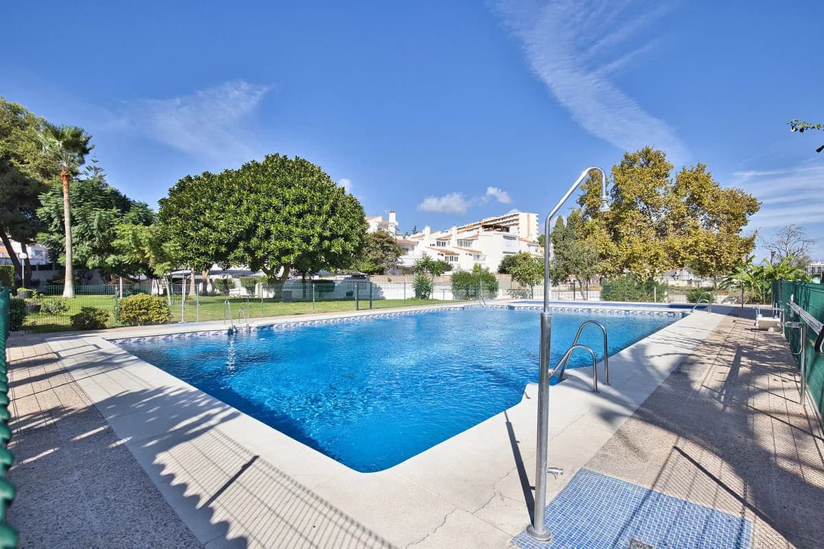1 Bedroom Top Floor Apartment for Sale in Benalmadena Costa, Málaga - Image 5