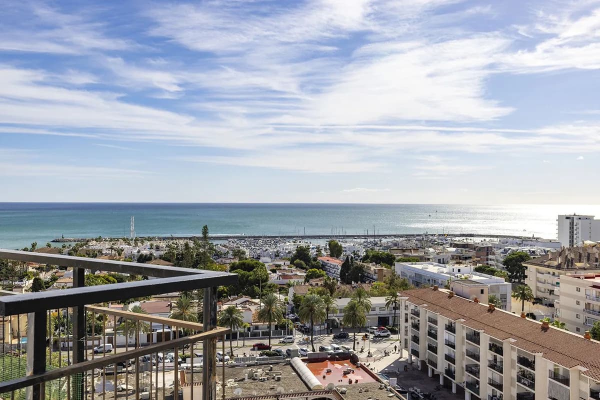 1 Bedroom Top Floor Apartment for Sale in Benalmadena Costa, Málaga - Image 8