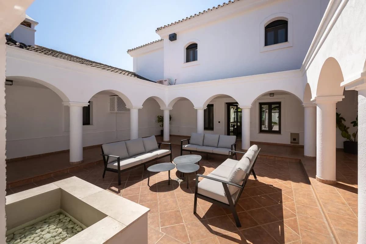 6 Bedroom Detached Villa for Sale in Marbesa, Málaga - Image 6