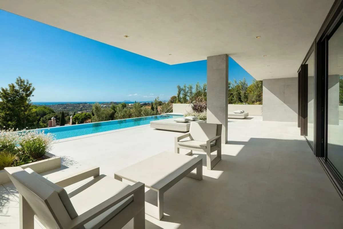 5 Bedroom Detached Villa for Sale in Los Flamingos, Málaga - Image 8