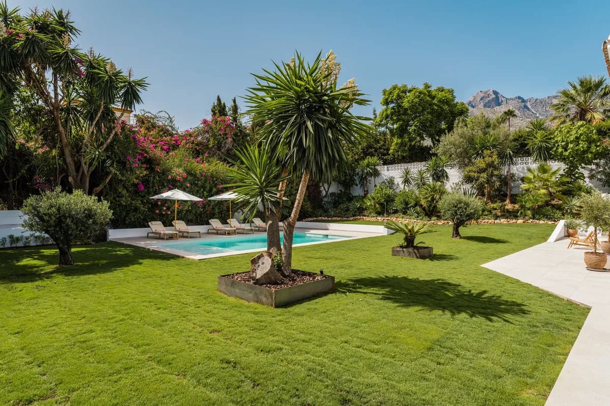 4 Bedroom Detached Villa for Sale in Nagüeles, Málaga - Image 7