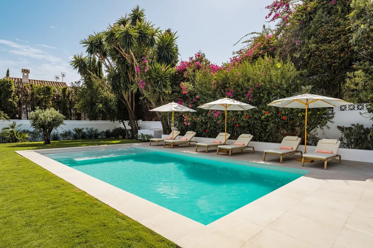 4 Bedroom Detached Villa for Sale in Nagüeles, Málaga - Image 8