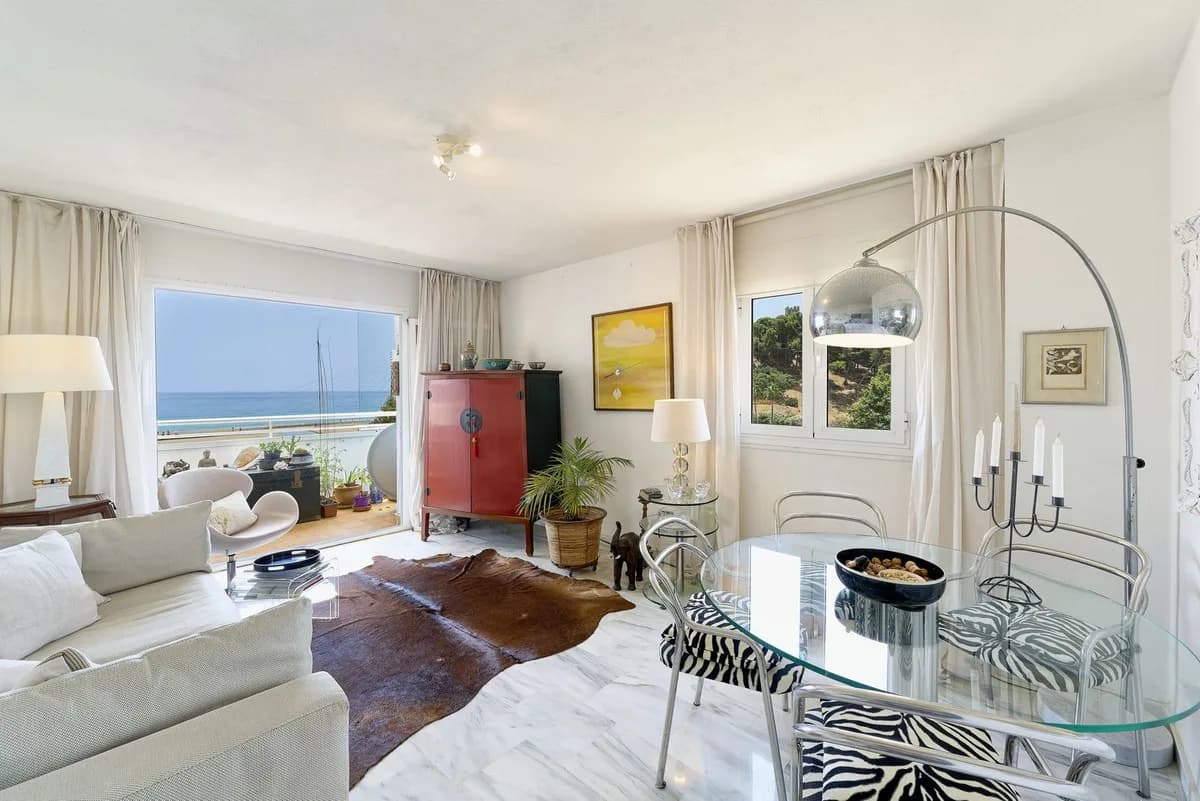 3 Bedroom Middle Floor Apartment for Sale in Fuengirola, Málaga - Image 5