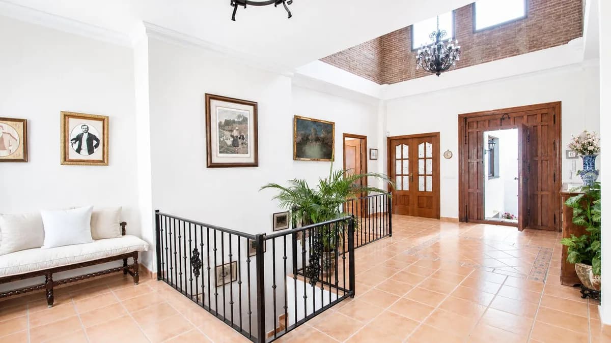 3 Bedroom Finca - Cortijo for Sale in Estepona, Málaga - Image 7