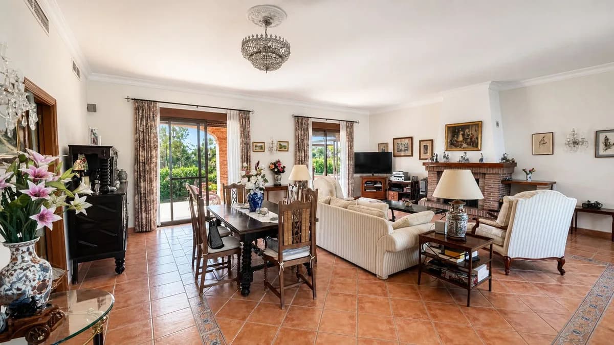 3 Bedroom Finca - Cortijo for Sale in Estepona, Málaga - Image 8