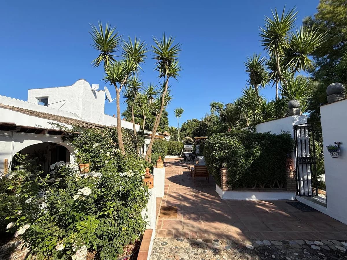 5 Bedroom Finca - Cortijo for Sale in Coín, Málaga - Image 5