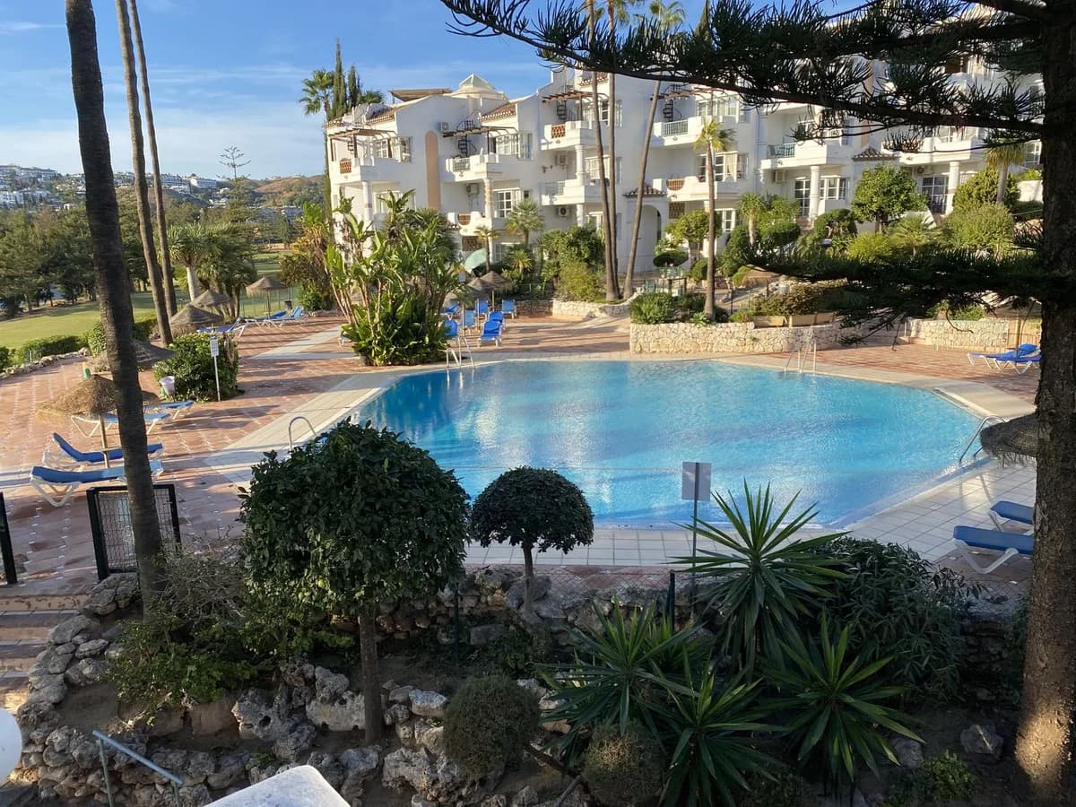 3 Bedroom Middle Floor Apartment for Sale in Mijas, Málaga - Image 2