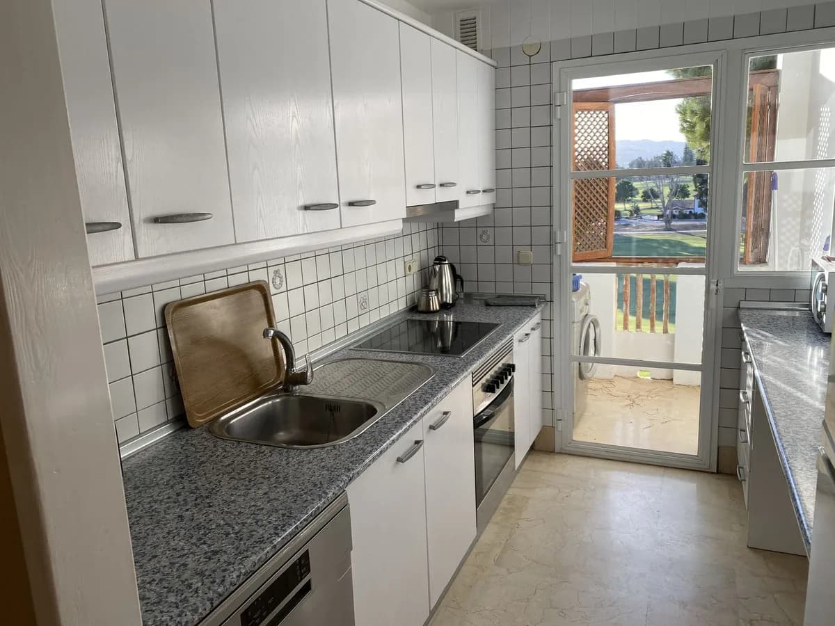 3 Bedroom Middle Floor Apartment for Sale in Mijas, Málaga - Image 7