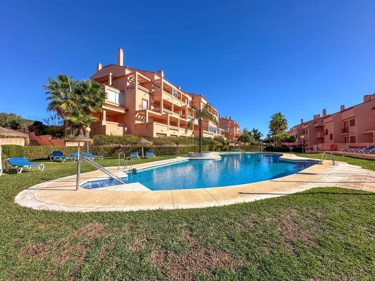 3 Bedroom Ground Floor Apartment for Sale in El Faro, Málaga
