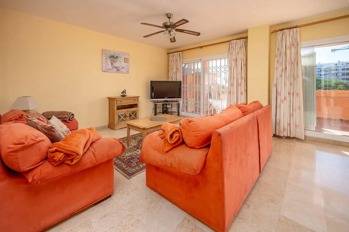 3 Bedroom Ground Floor Apartment for Sale in El Faro, Málaga - Image 4