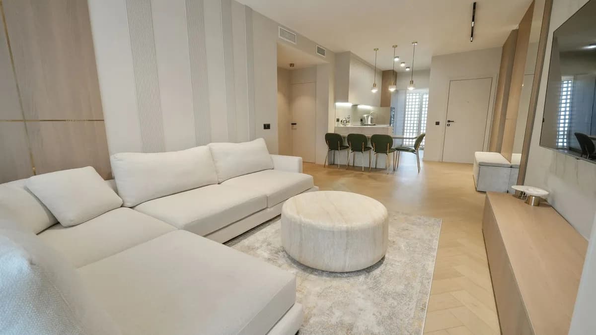 2 Bedroom Middle Floor Apartment for Sale in Costalita, Málaga - Image 2