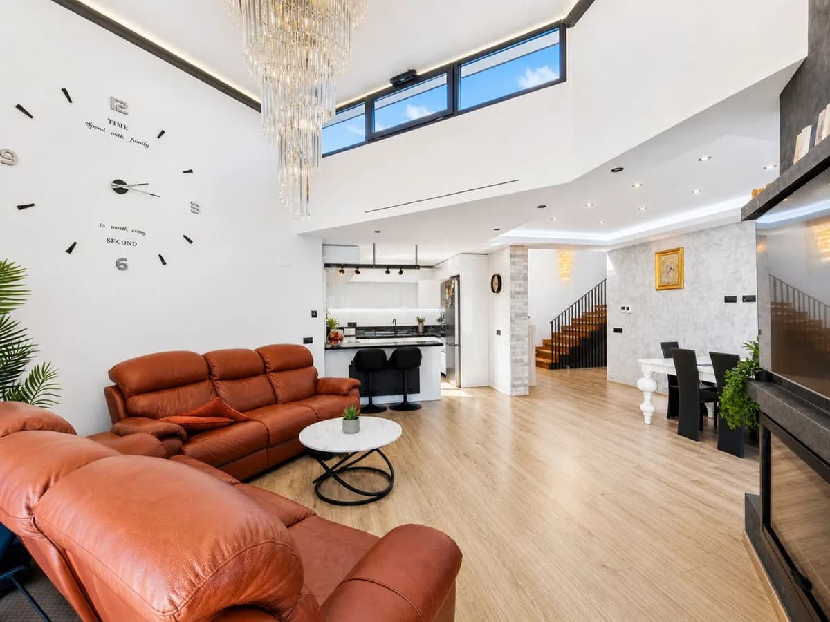 4 Bedroom Detached Villa for Sale in Estepona, Málaga - Image 7