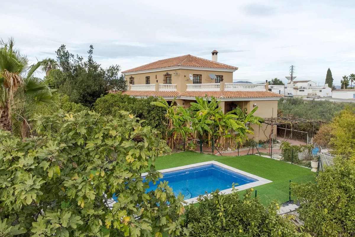 8 Bedroom Detached Villa for Sale in Alhaurín el Grande, Málaga