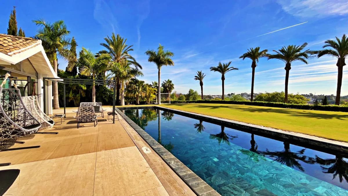 5 Bedroom Detached Villa for Sale in Benahavís, Málaga - Image 3