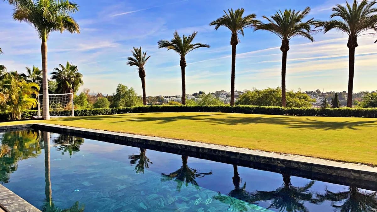 5 Bedroom Detached Villa for Sale in Benahavís, Málaga - Image 4