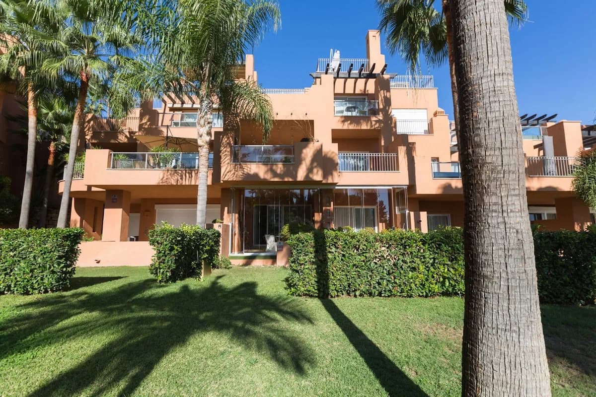 2 Bedroom Ground Floor Apartment for Sale in Nueva Andalucía, Málaga - Image 2