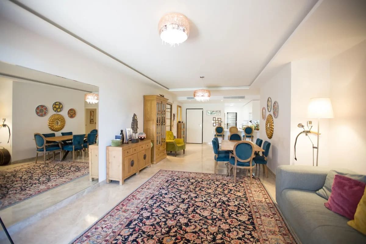 2 Bedroom Ground Floor Apartment for Sale in Nueva Andalucía, Málaga - Image 3