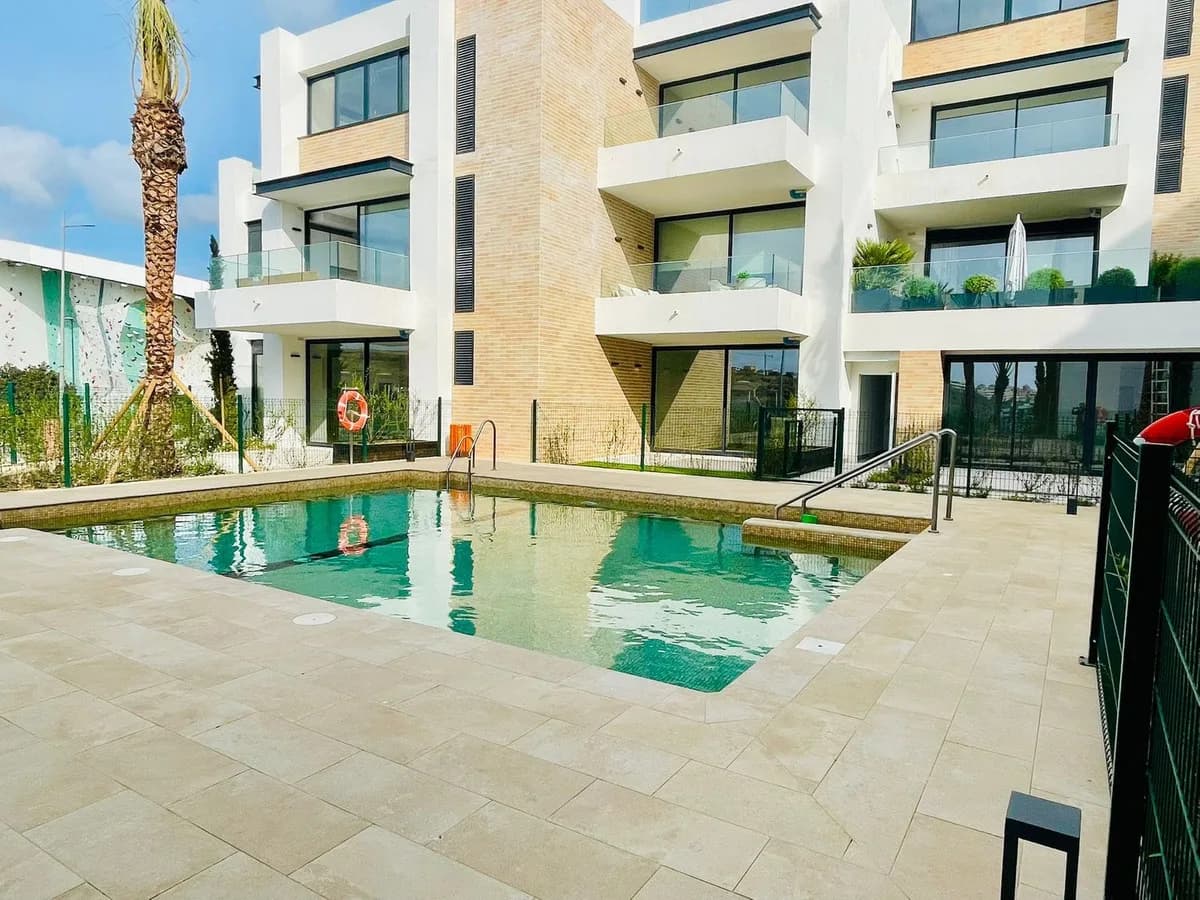 2 Bedroom Penthouse for Sale in Estepona, Málaga