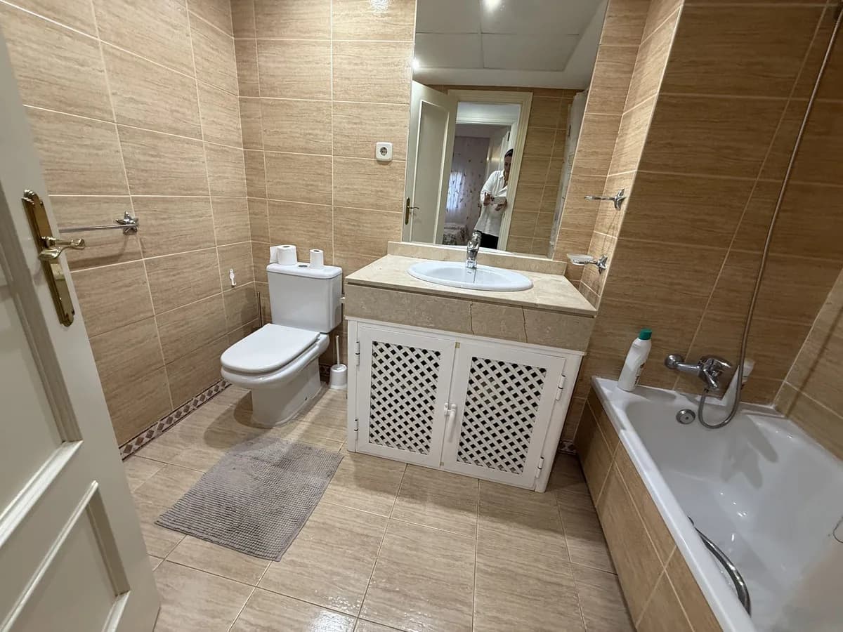 2 Bedroom Ground Floor Apartment for Sale in Puerto Banús, Málaga - Image 6