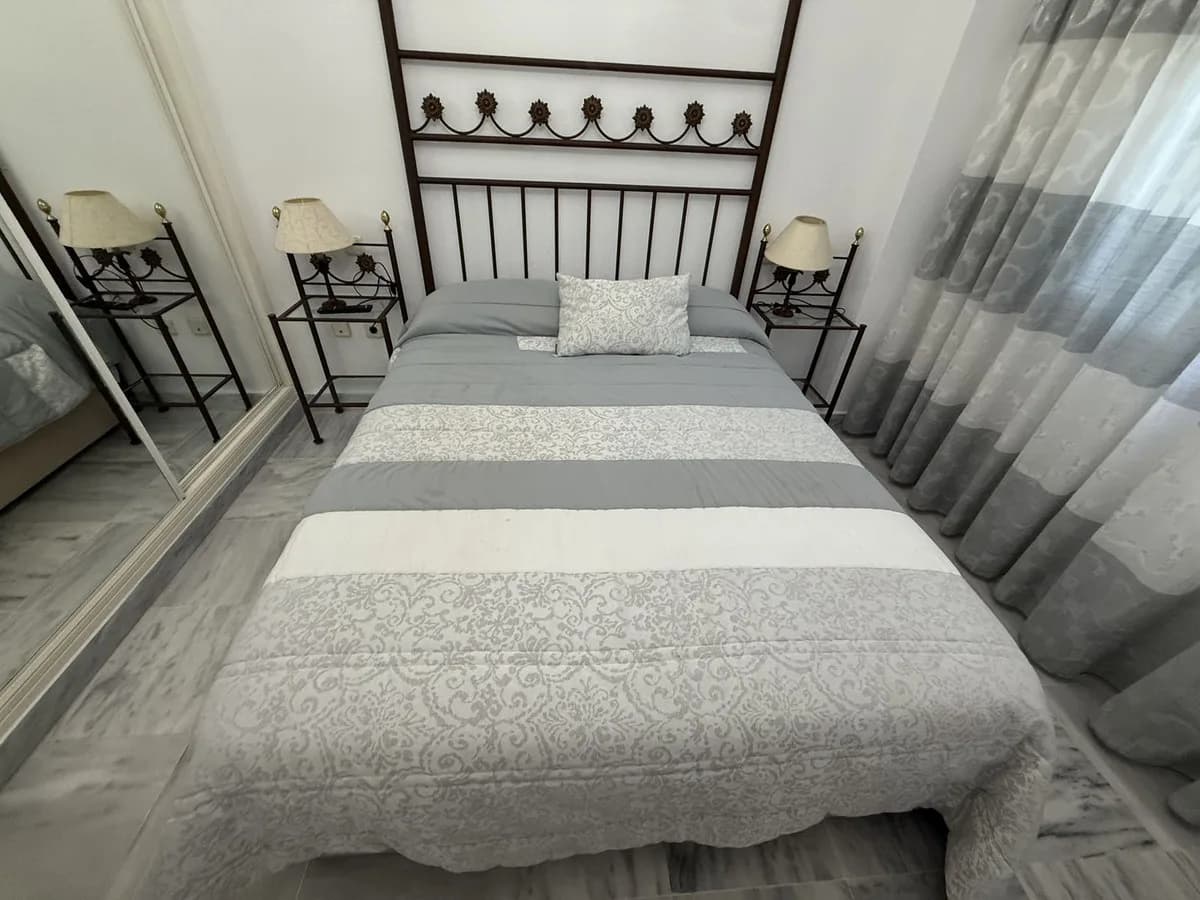 2 Bedroom Ground Floor Apartment for Sale in Puerto Banús, Málaga - Image 7