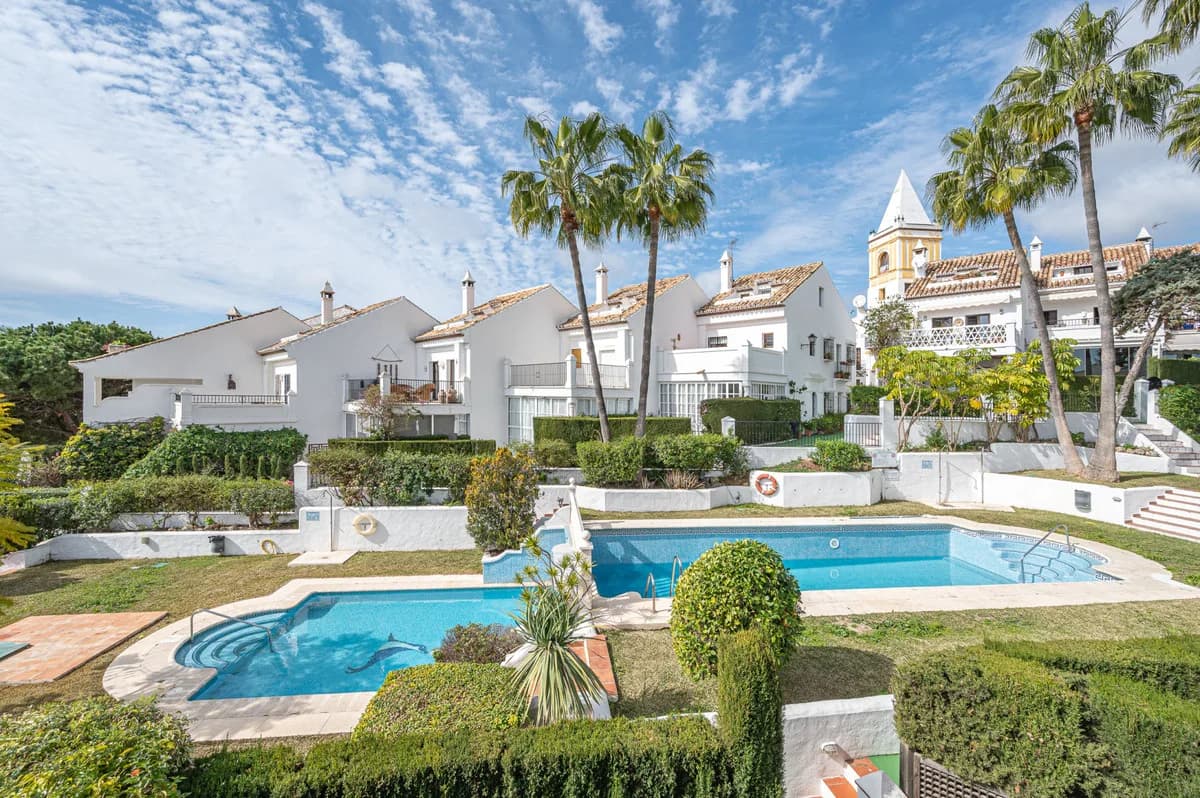 3 Bedroom Townhouse for Sale in The Golden Mile, Málaga