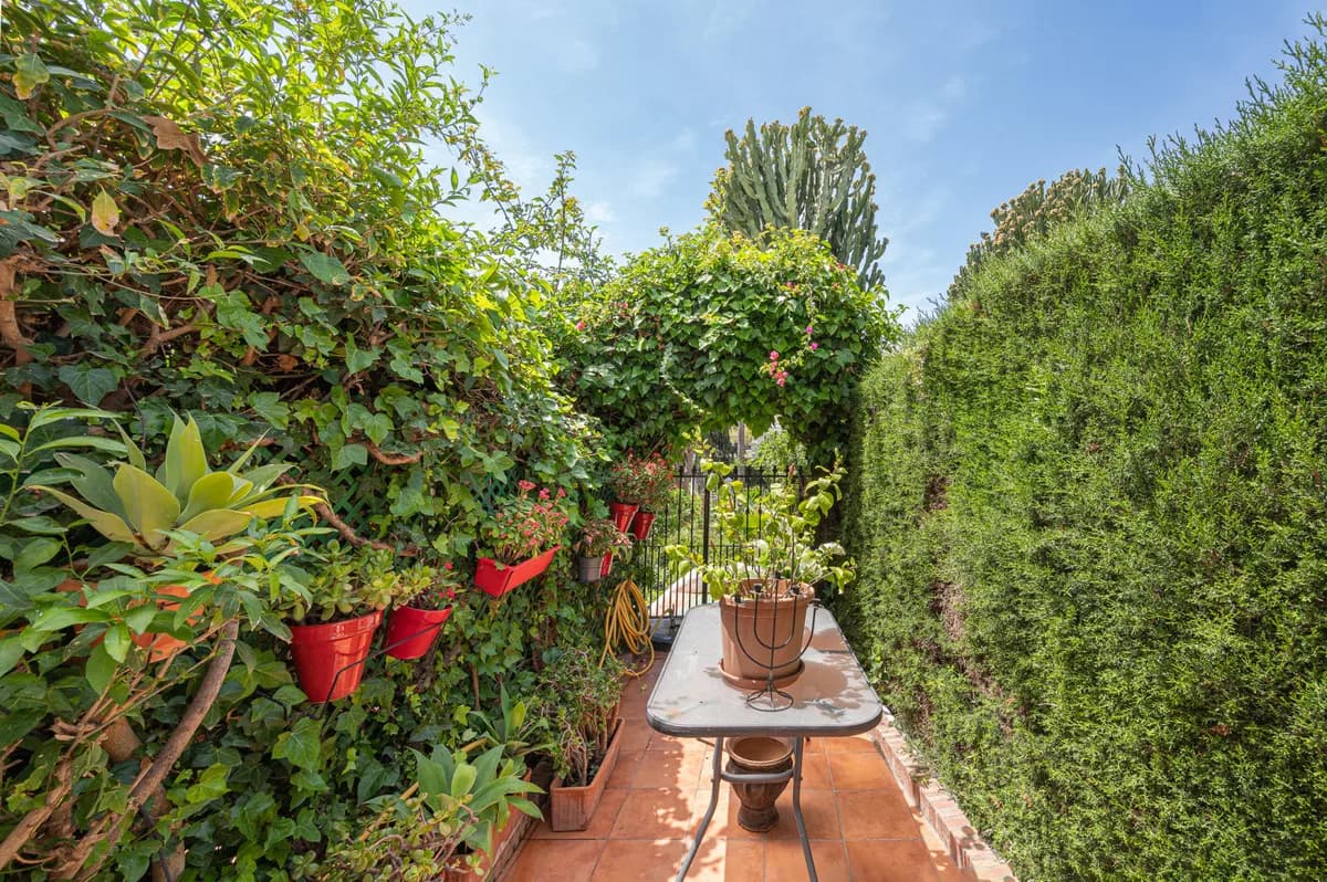 3 Bedroom Townhouse for Sale in The Golden Mile, Málaga - Image 5