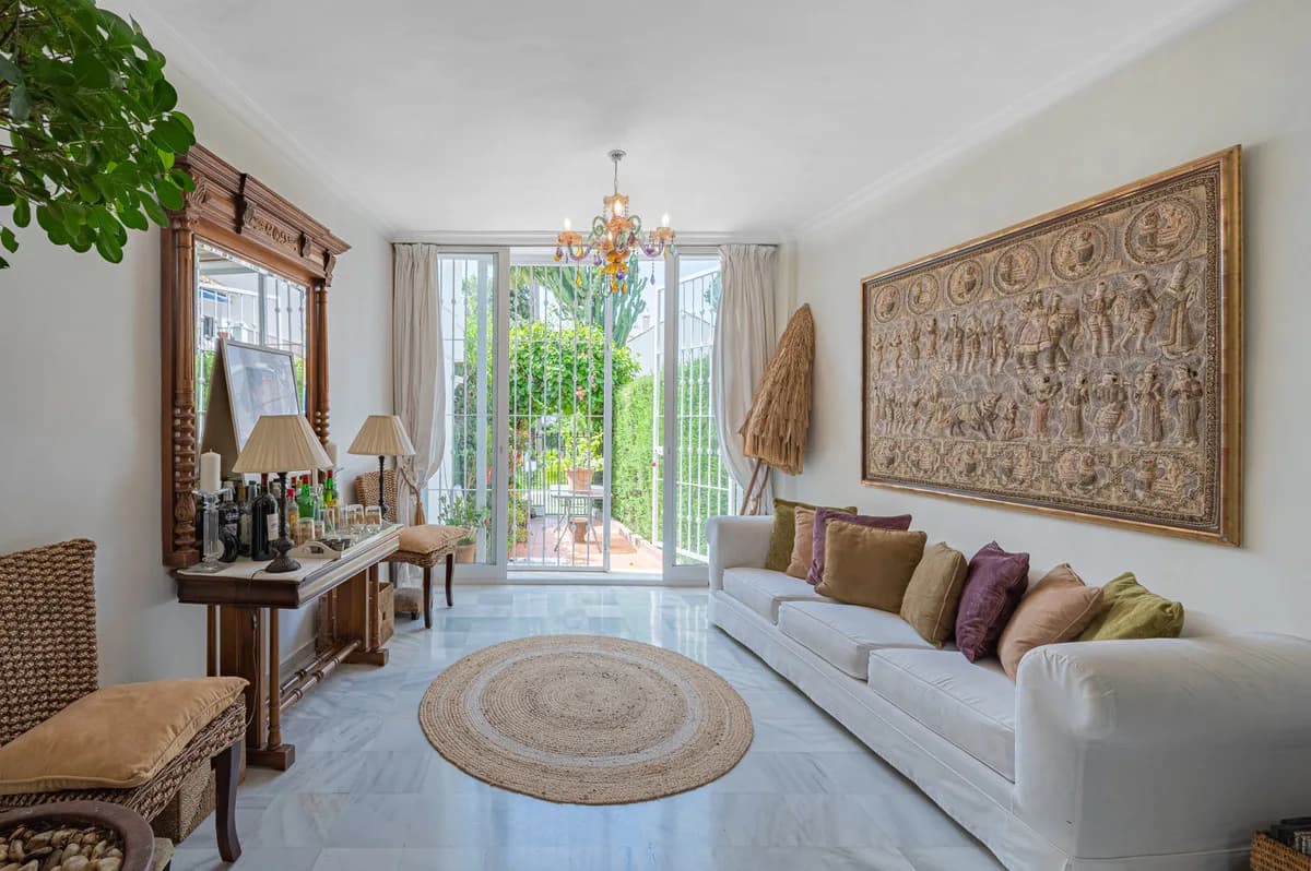 3 Bedroom Townhouse for Sale in The Golden Mile, Málaga - Image 6
