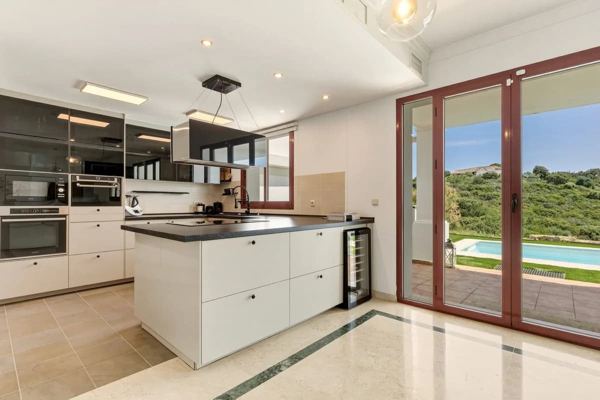 3 Bedroom Townhouse for Sale in Doña Julia, Málaga - Image 3