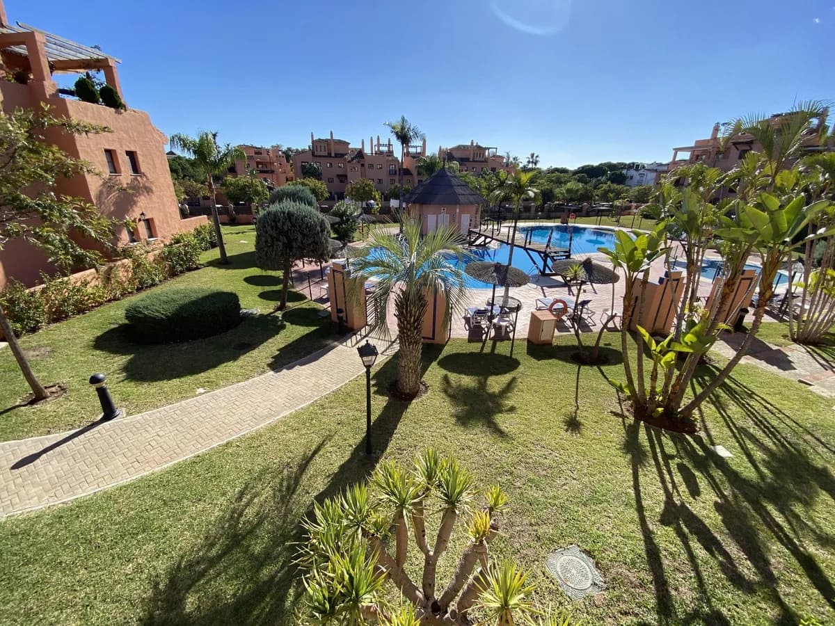 3 Bedroom Middle Floor Apartment for Sale in Hacienda del Sol, Málaga - Image 3