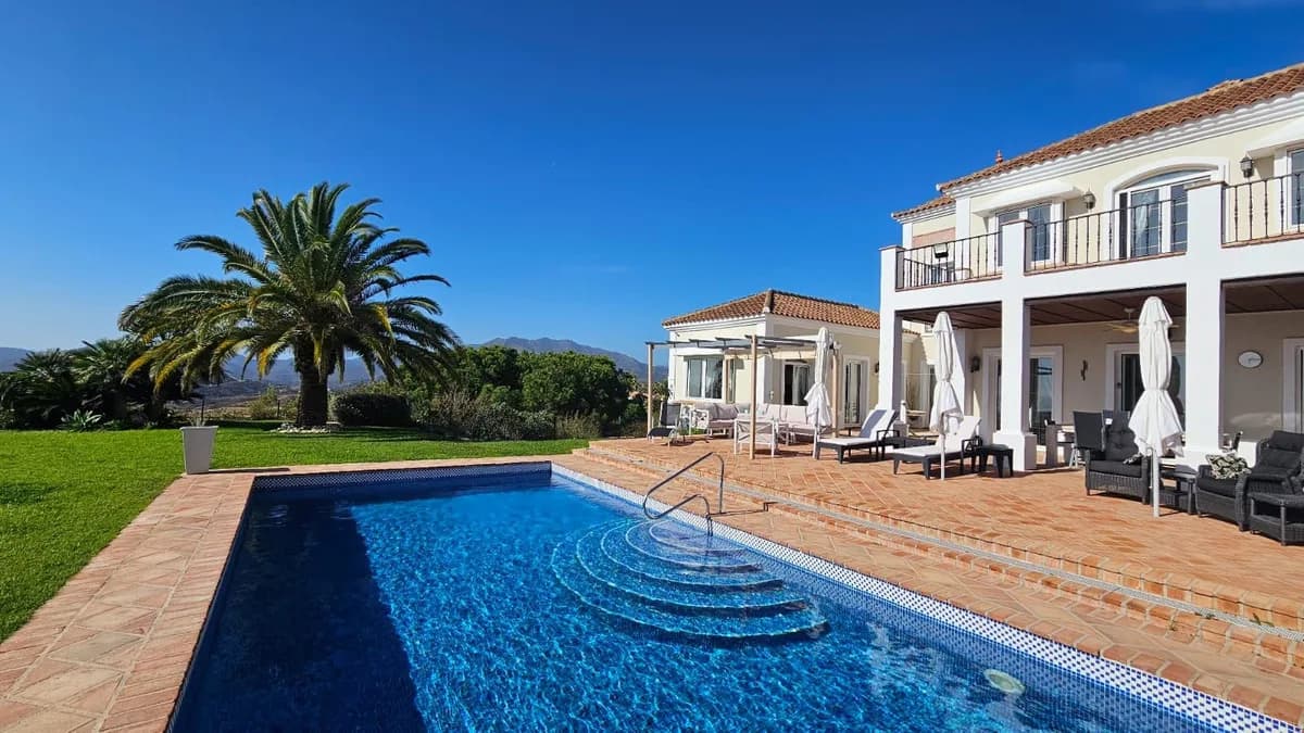 4 Bedroom Detached Villa for Sale in Mijas, Málaga