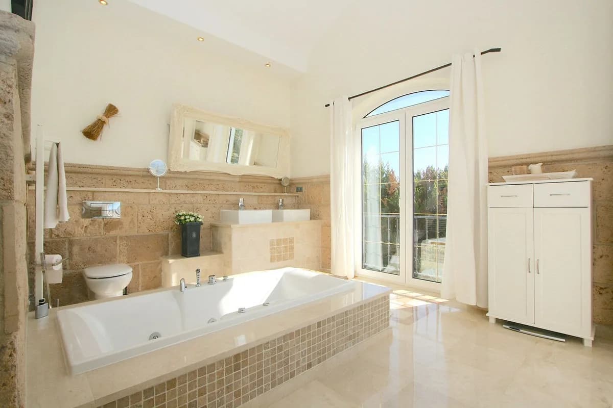 4 Bedroom Detached Villa for Sale in Mijas, Málaga - Image 7