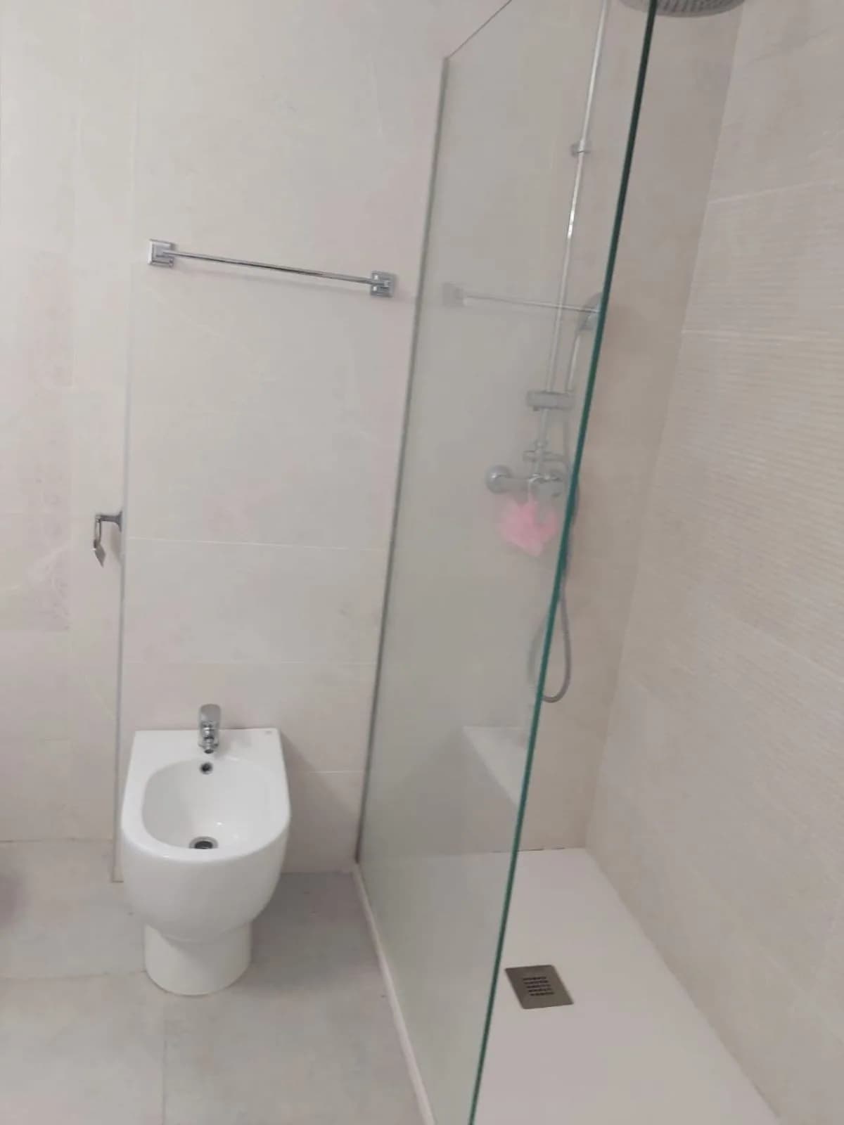 2 Bedroom Middle Floor Apartment for Sale in Fuengirola, Málaga - Image 2