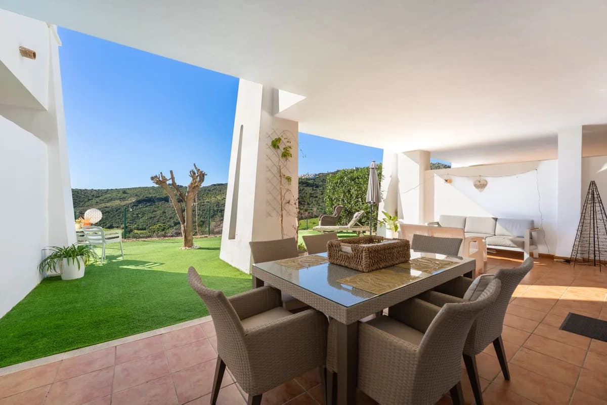 2 Bedroom Ground Floor Apartment for Sale in Casares, Málaga