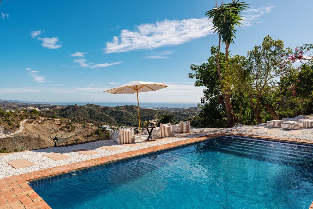 6 Bedroom Detached Villa for Sale in El Madroñal, Málaga - Image 3