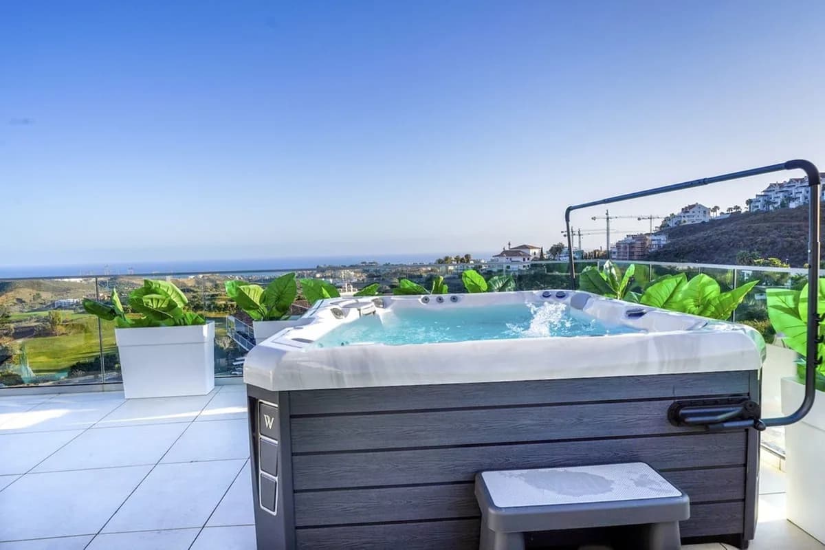 2 Bedroom Penthouse Duplex for Sale in Calanova Golf, Málaga - Image 3