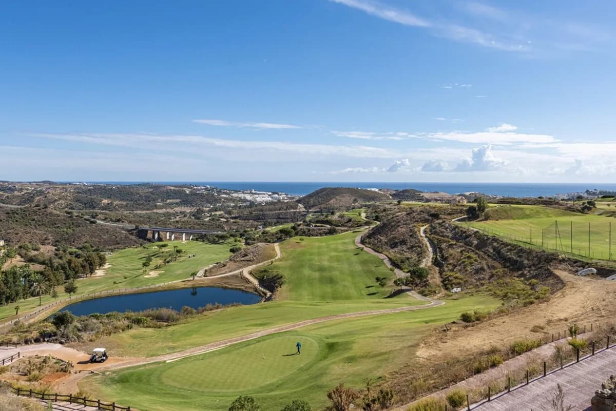 2 Bedroom Penthouse Duplex for Sale in Calanova Golf, Málaga - Image 4