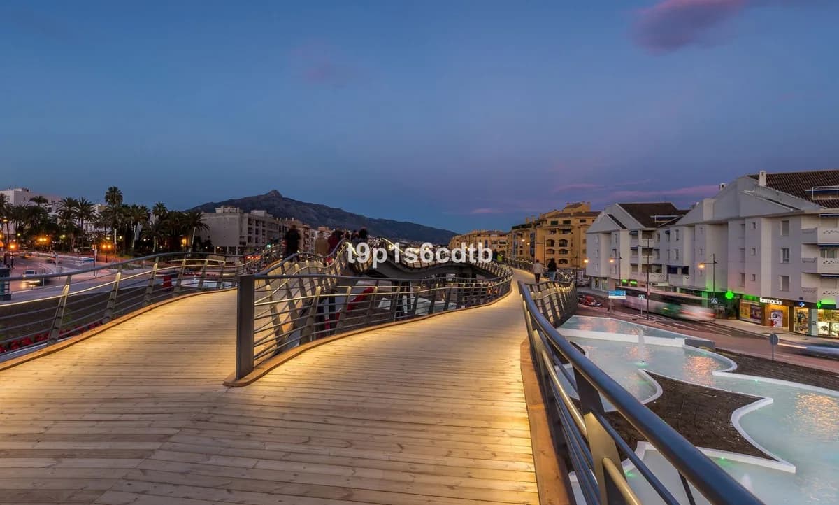 3 Bedroom Middle Floor Apartment for Sale in San Pedro de Alcántara, Málaga