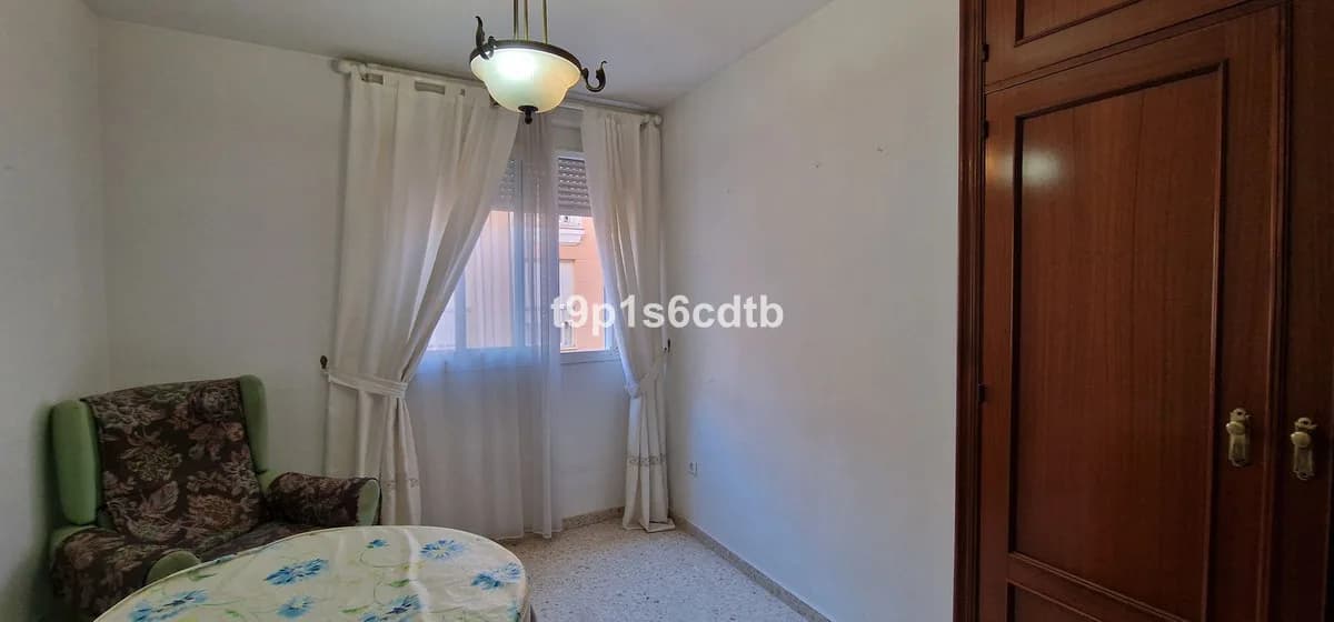 3 Bedroom Middle Floor Apartment for Sale in San Pedro de Alcántara, Málaga - Image 9