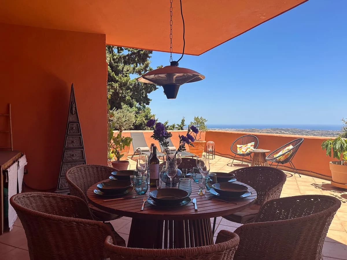 3 Bedroom Middle Floor Apartment for Sale in La Mairena, Málaga - Image 2
