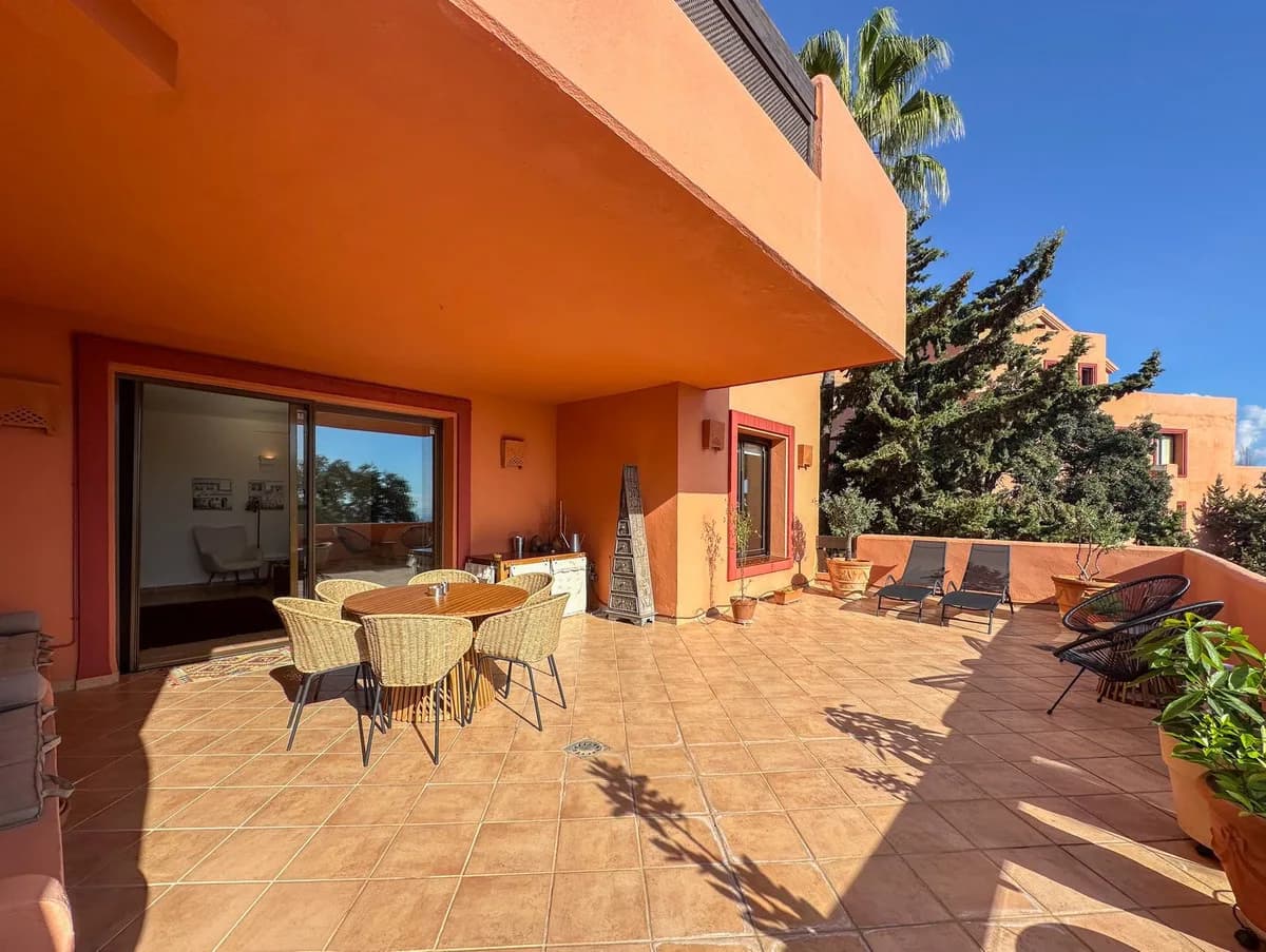 3 Bedroom Middle Floor Apartment for Sale in La Mairena, Málaga - Image 3