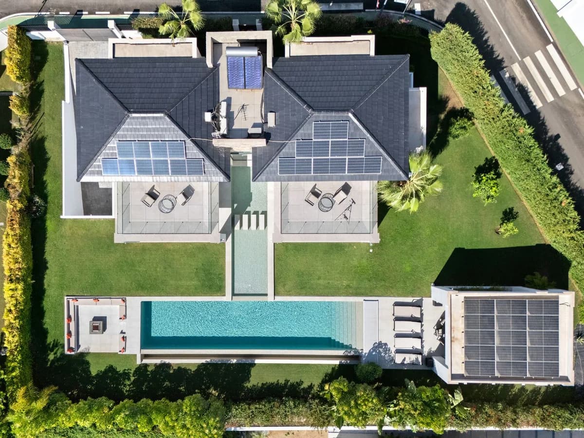 6 Bedroom Detached Villa for Sale in Benahavís, Málaga - Image 4