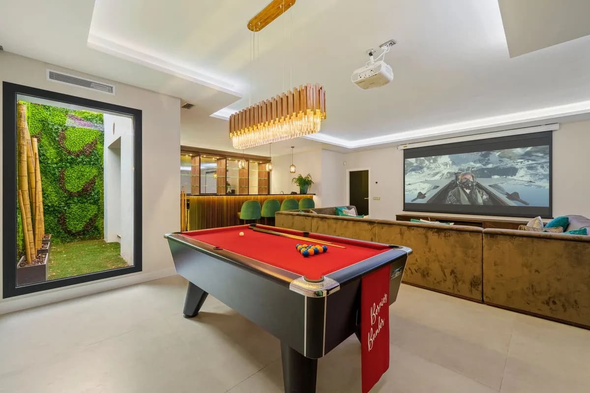 6 Bedroom Detached Villa for Sale in Benahavís, Málaga - Image 6