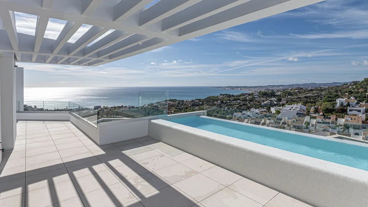 4 Bedroom Detached Villa for Sale in Benalmadena, Málaga